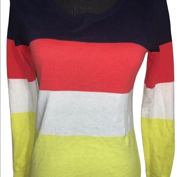 Gap Sweater  - Picture 2 of 6